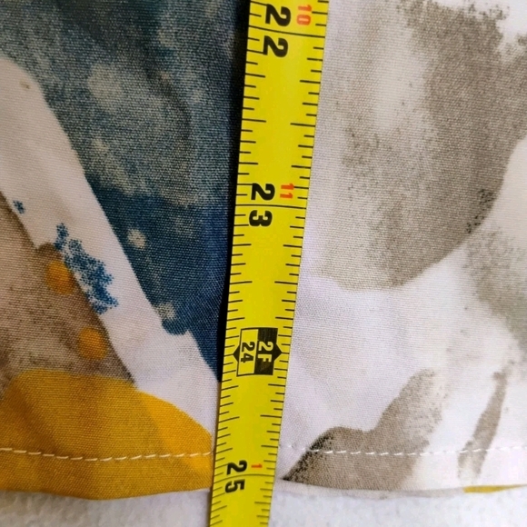 Vibrant Floral Sleeveless Blouse - Picture 8 of 8